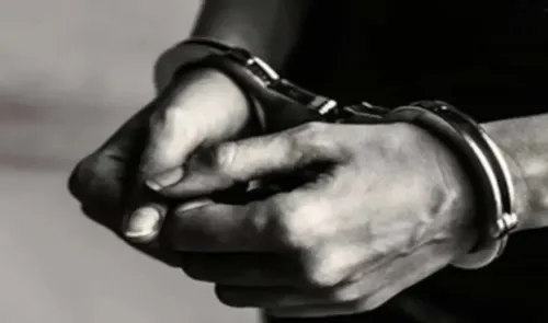 मुंबई पुलिस ने दो साल से फरार मुख्य आरोपी 'पप्पू पेजर' को एयरपोर्ट से किया गिरफ्तार