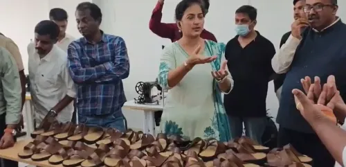 कांदिवली में लेदर वर्कर्स के लिए कौशल विकास कार्यक्रम: पारंपरिक हुनर में आधुनिकता की छाप