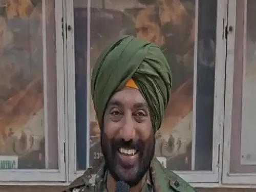 क्या मुंबई में कोई सनी देओल बनकर तो कोई 'तोप' लेकर बॉर्डर 2 देखने के लिए पहुंचा?