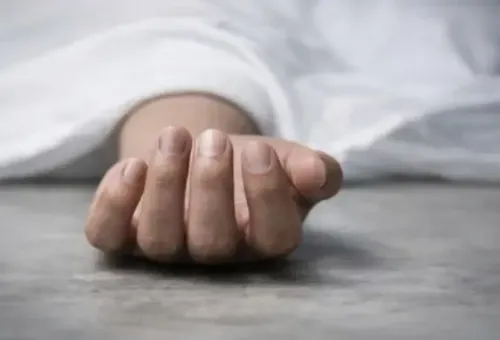 मुंबई में सड़क पर तेज रफ्तार ने ली बुजुर्ग की जान, कार ने मारी टक्कर