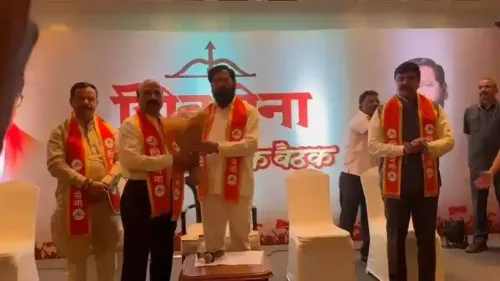 क्या उपमुख्यमंत्री शिंदे ने नवनिर्वाचित शिवसेना पार्षदों से मार्गदर्शन किया?