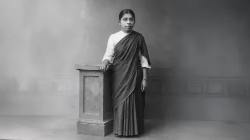 क्या मुथुलक्ष्मी रेड्डी भारत की पहली महिला चिकित्सक और समाज सुधारक हैं?
