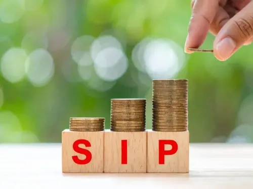 SIP निवेश सितंबर में ₹32,490 करोड़ के रिकॉर्ड पर, AMFI डेटा में इक्विटी फंड्स में भी 30% उछाल