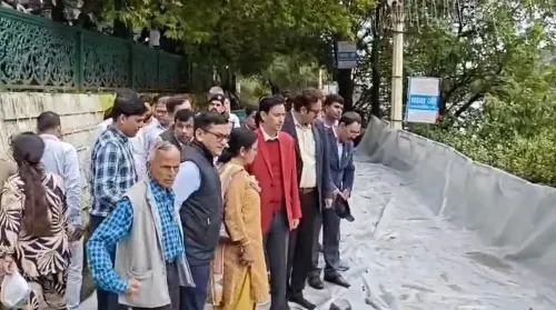 क्या नैनीताल में भारी बारिश से माल रोड का एक हिस्सा धंस गया?