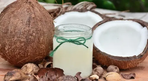 क्या नारियल सिर्फ एक फल है या स्वास्थ्य और सुंदरता का खजाना?