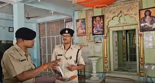 नरसिंहपुर के नेमिनाथ जैन मंदिर में चोरी: सोने-चांदी के तीन छत्र और डीवीआर लेकर फरार हुए चोर