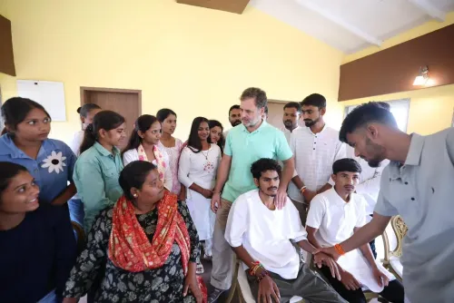 राहुल गांधी ने नासिक में आदिवासी छात्रों से की मुलाकात, शिक्षा और छात्र कल्याण की समस्याएं सुनीं