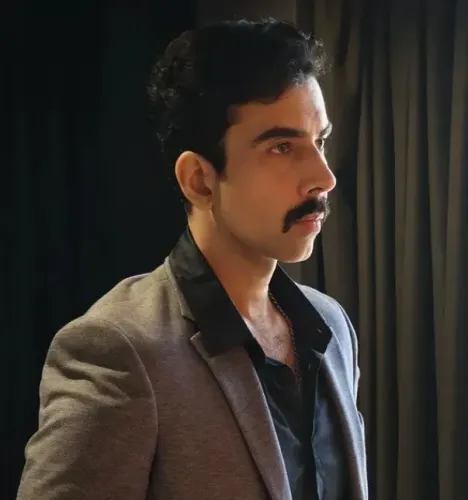 Did Naveen Kasturia Change His Walk for ‘Salakaar’?