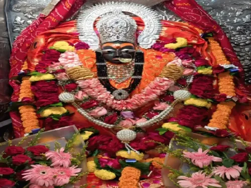 चैत्र नवरात्र: मां शारदा के दिव्य शृंगार से सजता है भव्य मेला