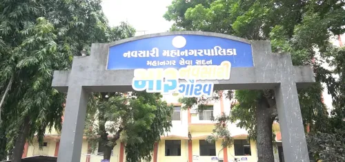 नवसारी नगर निगम का सीसीआरएस ऐप: 48 घंटे में 85% शिकायतें निपटा रहा यह डिजिटल समाधान