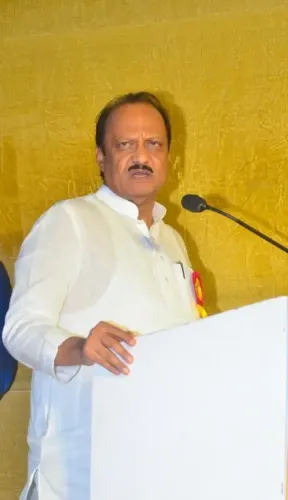 Who are the 40 star campaigners for Maharashtra's local body polls?