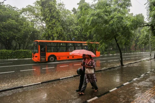 क्या एनसीआर में मौसम का मिजाज पलट रहा है? बारिश से वायु गुणवत्ता में सुधार