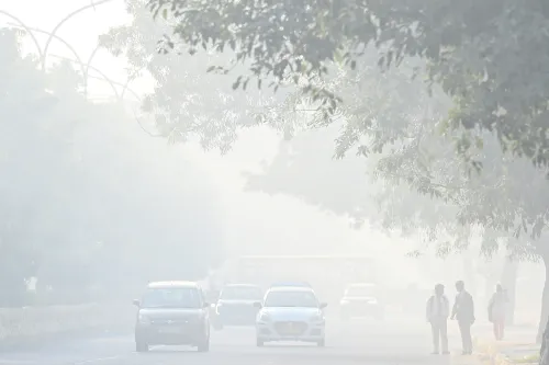 क्या एनसीआर में जहरीली हवा से राहत मिल पाएगी? ग्रेटर नोएडा और गाजियाबाद में एक्यूआई 400 के पार