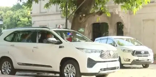 Is NDA Nominee C.P. Radhakrishnan Praying for Victory at Delhi Temple?