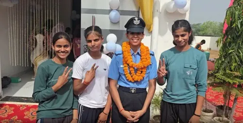 फ्लाइंग ऑफिसर मीनाक्षी तक्षक बनीं फाइटर पायलट, चरखी दादरी के भगवी गांव में भव्य सम्मान