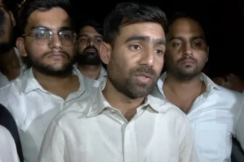 नीट पेपर लीक: एनएसयूआई का कैंडल मार्च, सुप्रीम कोर्ट जांच और शिक्षा मंत्री के इस्तीफे की मांग