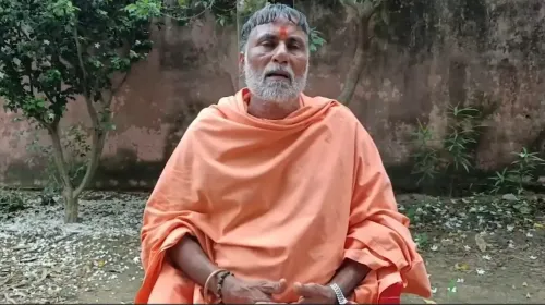 क्या नेमप्लेट विवाद में स्वामी यशवीर महाराज ने यूपी खाद्य विभाग के फैसले का विरोध किया?
