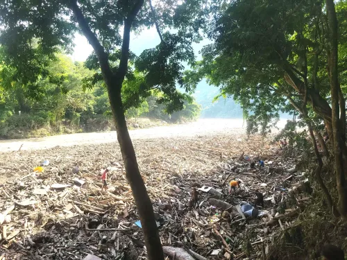 नेपाल बाढ़: 403 पर्यटक संपर्क से बाहर, 133 भारतीय लापता; महाराष्ट्र ने जारी की हेल्पलाइन 1070