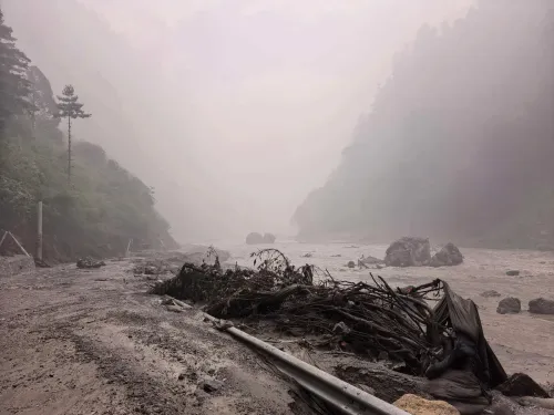 नेपाल बाढ़: रसुवा में 7 की मौत, 105 भारतीयों समेत 291 विदेशी पर्यटक लापता