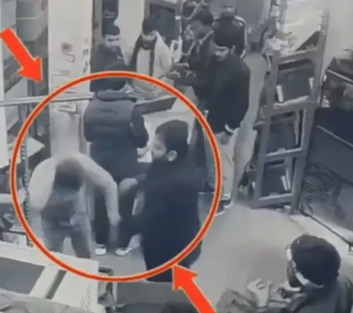 क्या जेप्टो स्टोर में परफ्यूम छिड़कने पर डिलीवरी बॉय को पीटा गया?