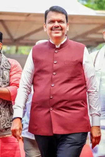 Maharashtra's Connectivity Boost: New Airports in Vadhavan and Virar Announced by CM Fadnavis