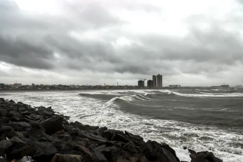 न्यूजीलैंड में चक्रवात वैयानु का संकट, पीएम लक्सन ने नागरिकों से सुरक्षा की अपील की