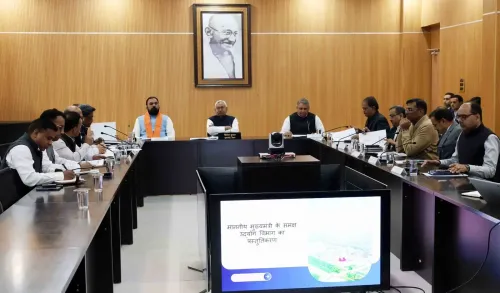 How is Nitish Kumar Ensuring Rapid Development of Pragati Yatra Initiatives?