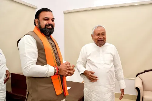 Nitish Kumar Receives CM Samrat Chaudhary at 7 Circular Road