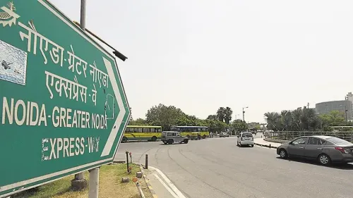 क्या नोएडा-ग्रेटर नोएडा एक्सप्रेसवे पर चेकिंग अभियान में पुलिसकर्मी ड्यूटी से नदारद थे?