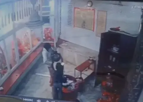 नोएडा: सिक्का कार्मिक ग्रीन सोसाइटी के मंदिर में चोरी, तांबे का नागदेव व पूजा सामग्री ले गए चोर