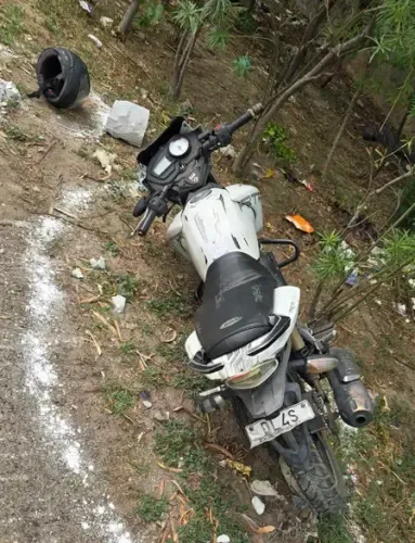 नोएडा में दिनदहाड़े पुलिस और शातिर स्नेचर के बीच मुठभेड़, गिरफ्तार