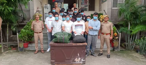 क्या नोएडा में फर्जी कॉल सेंटर का भंडाफोड़ हुआ? विदेशी नागरिकों को ठगने वाले 18 लोग गिरफ्तार!
