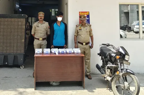 नोएडा में मोबाइल स्नैचर लोकेंद्र उर्फ लक्की गिरफ्तार, 18 फोन और चाकू बरामद