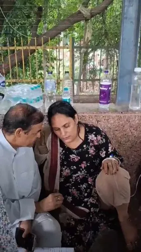 नोएडा: आयुष शुक्ला हत्याकांड में परिजनों का धरना, शव लेने से इनकार; दो नाबालिग आरोपी हिरासत में