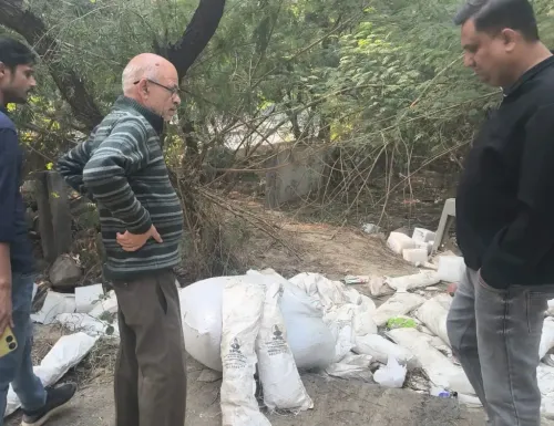 क्या नोएडा में स्वच्छता अभियान को गति मिलेगी? कचरा जलाने पर प्राधिकरण ने लगाया 1 लाख रुपए का जुर्माना