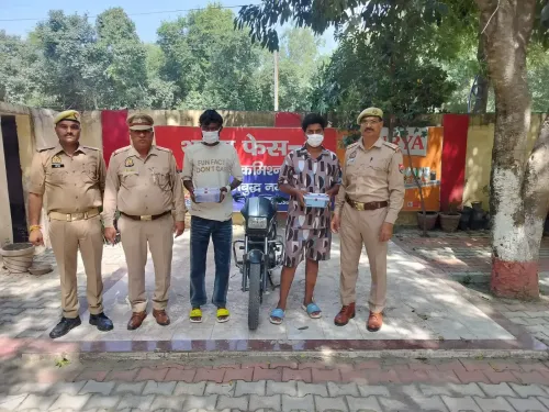 नोएडा में मोबाइल स्नैचिंग गिरोह गिरफ्तार: 21 फोन, चोरी की बाइक और दो चाकू बरामद