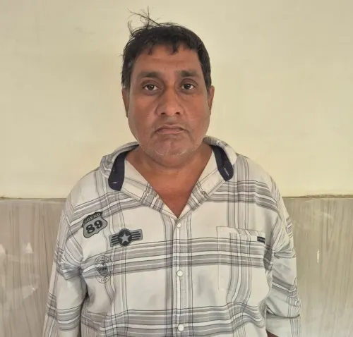 क्या नोएडा एसटीएफ ने अन्तरराज्यीय मादक पदार्थ तस्कर गैंग के 50 हजार के इनामी अपराधी यशपाल सिंह को मेरठ से गिरफ्तार किया?