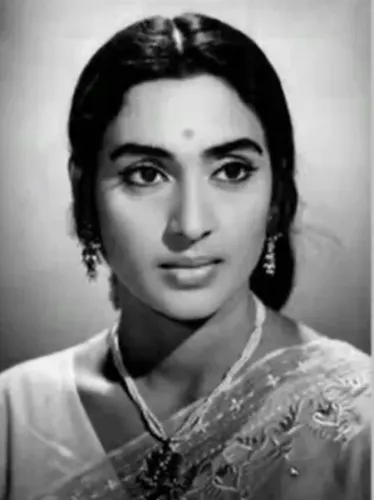 सिनेमा जगत की ‘सुजाता’ : मां की फिल्म से अभिनय सफर की शुरुआत, 16 साल की उम्र में बनीं 'मिस इंडिया'