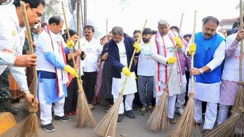 क्या केंद्रीय मंत्री धर्मेंद्र प्रधान ने ओडिशा के अंगुल में स्वच्छता अभियान में भाग लिया?