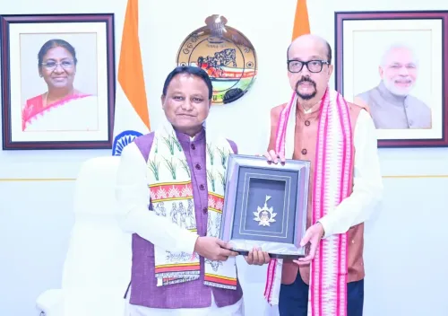Odisha CM Majhi receives Chhattisgarh Governor Deka in Bhubaneswar