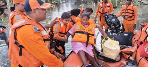 Did NDRF Rescue a Pregnant Woman Amid Cyclone Ditwah in Sri Lanka?