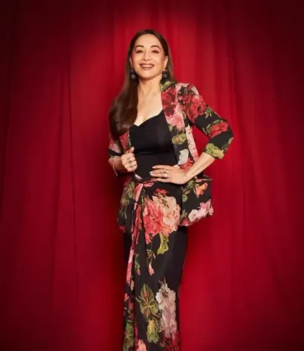 क्या ओटीटी ने फिल्मों के विकल्प दिए, लेकिन इसका मतलब यह नहीं कि थिएटर का समय खत्म हो गया? : माधुरी दीक्षित