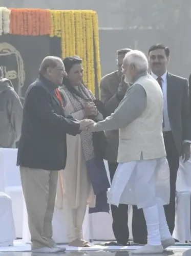 Why Did PM Modi Call Vijay Kumar Malhotra an Outstanding Leader?