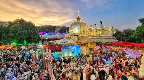 Pakistani Pilgrims Arrive in Ajmer to Offer 'Chadar' on Behalf of Their Government