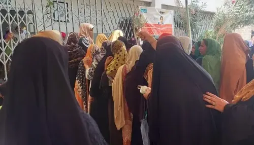 Pakistan Targets Low-Income Afghans for Deportation While Wealthy Are Ignored, Say Keamari Camp Families