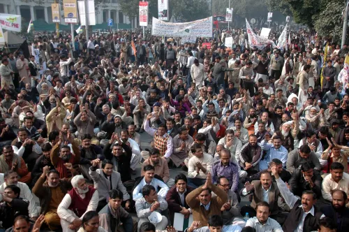 Why Are Lawyers Protesting the 27th Constitutional Amendment in Karachi?
