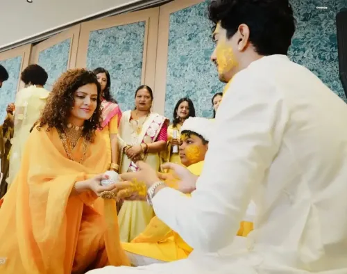 Did Palak Muchhal Capture Stunning Haldi Moments of Her Brother Palaash Before His Wedding to Cricketer Smriti Mandhana?