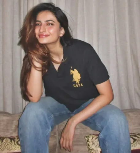 Palak Tiwari Discusses Pet Adoption on 'The Bhootnii' Set