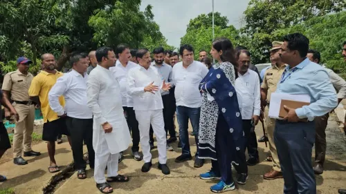 पालघर बाढ़ राहत: 19,026 घरों का सर्वे पूरा, 20 मौतें; 8 परिवारों को ₹32 लाख वितरित