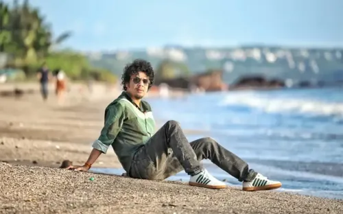How Does Papon Relate Singing a Kishore Kumar Song to Storytelling?
